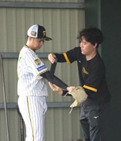 【阪神】大谷翔平も愛用のギアで故障を回避 新人投手への装着義務づけに球団の強い意思感じる 日刊スポーツ